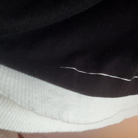 SOLD Emma James Collection Sweater - Picture 5 of 13